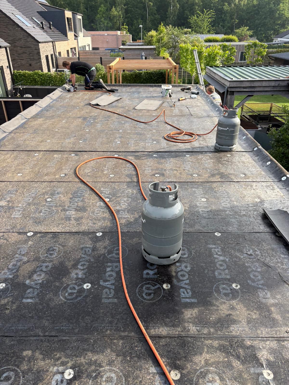 Nieuw dak in aanbouw